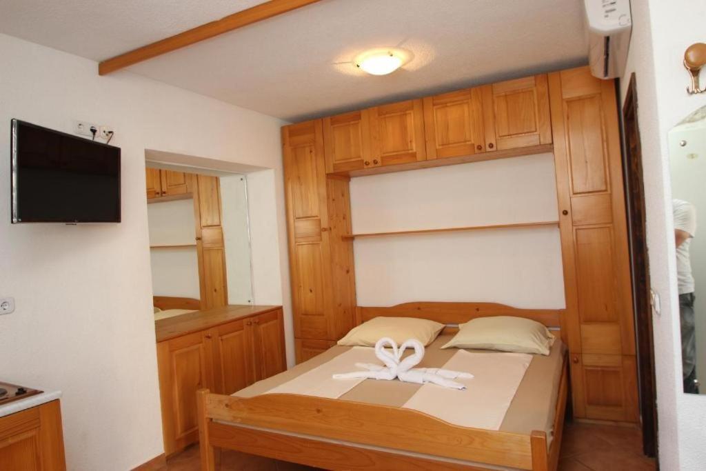 Lovely Studio Apartments Mali Raj Vrsar Exterior photo